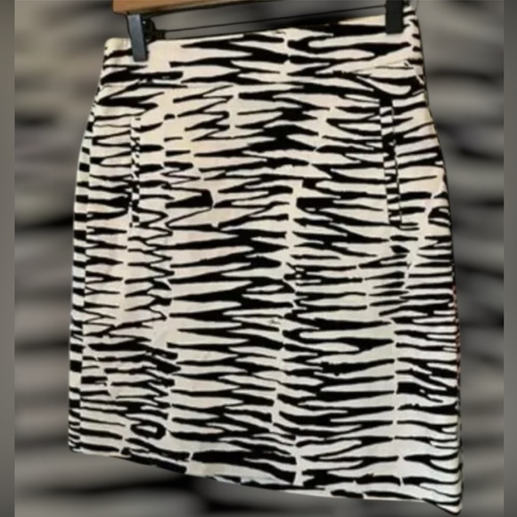 Banana Republic Dresses & Skirts - Banana‎ Republic Trina Turk Collection Pencil Skirt Size 0